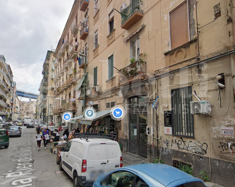Magazzino in affitto a Napoli