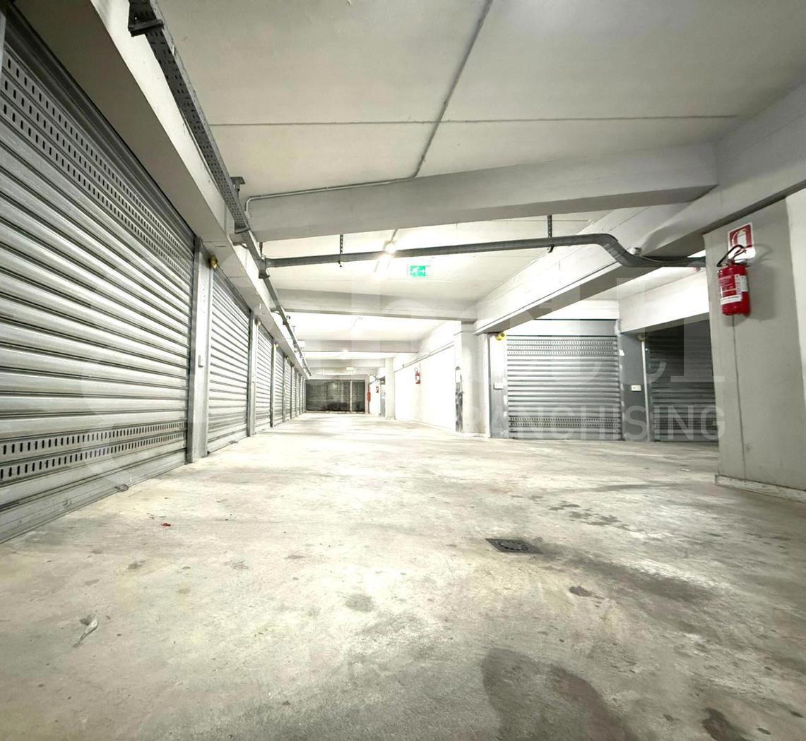 Box/Garage 19mq in affitto a Napoli