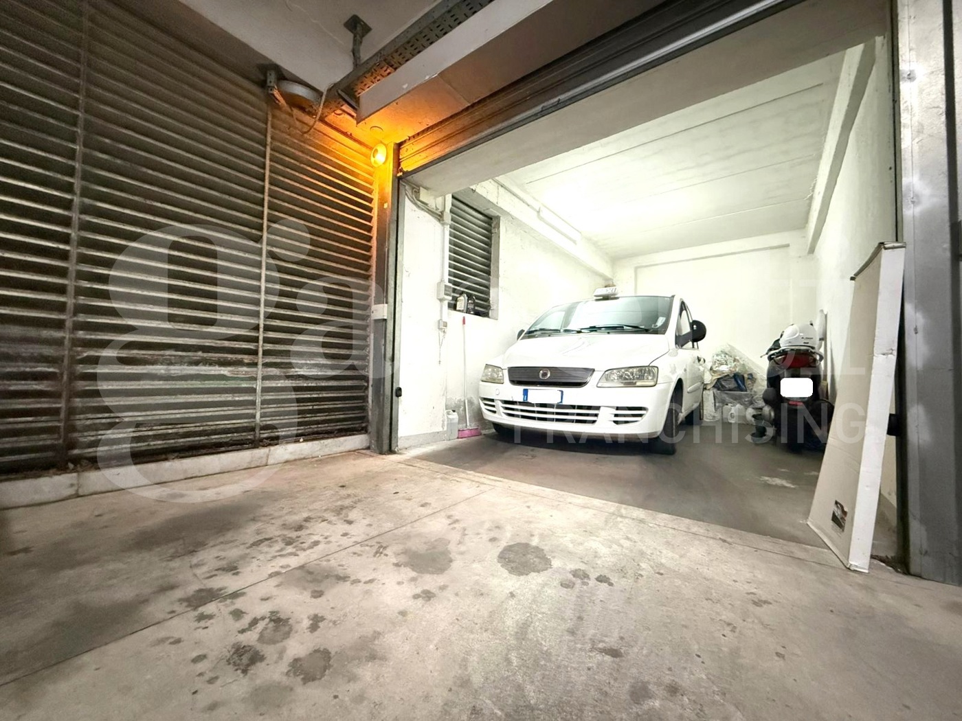 Box/Garage 19mq in affitto a Napoli