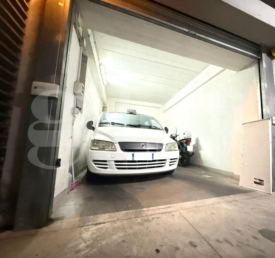 Box/Garage 19mq in affitto a Napoli