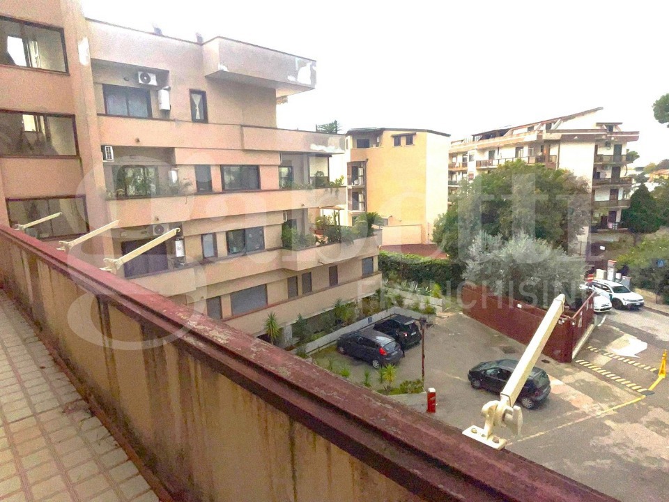 Quadrilocale con box doppio a Caserta