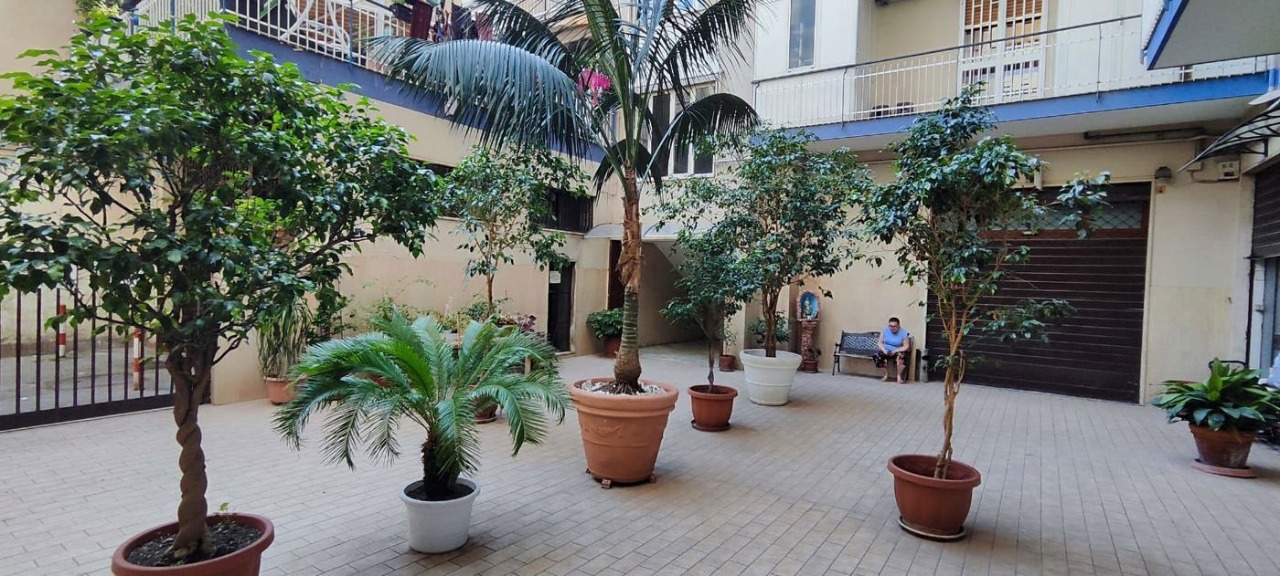 Bilocale con box a Napoli