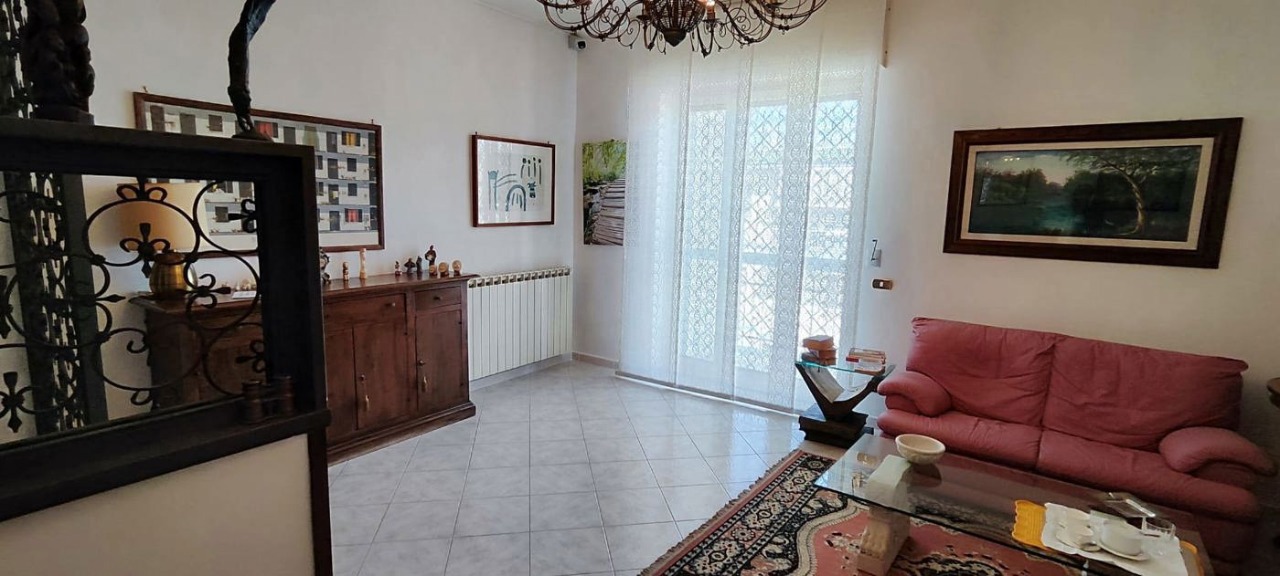 Bilocale con box a Napoli