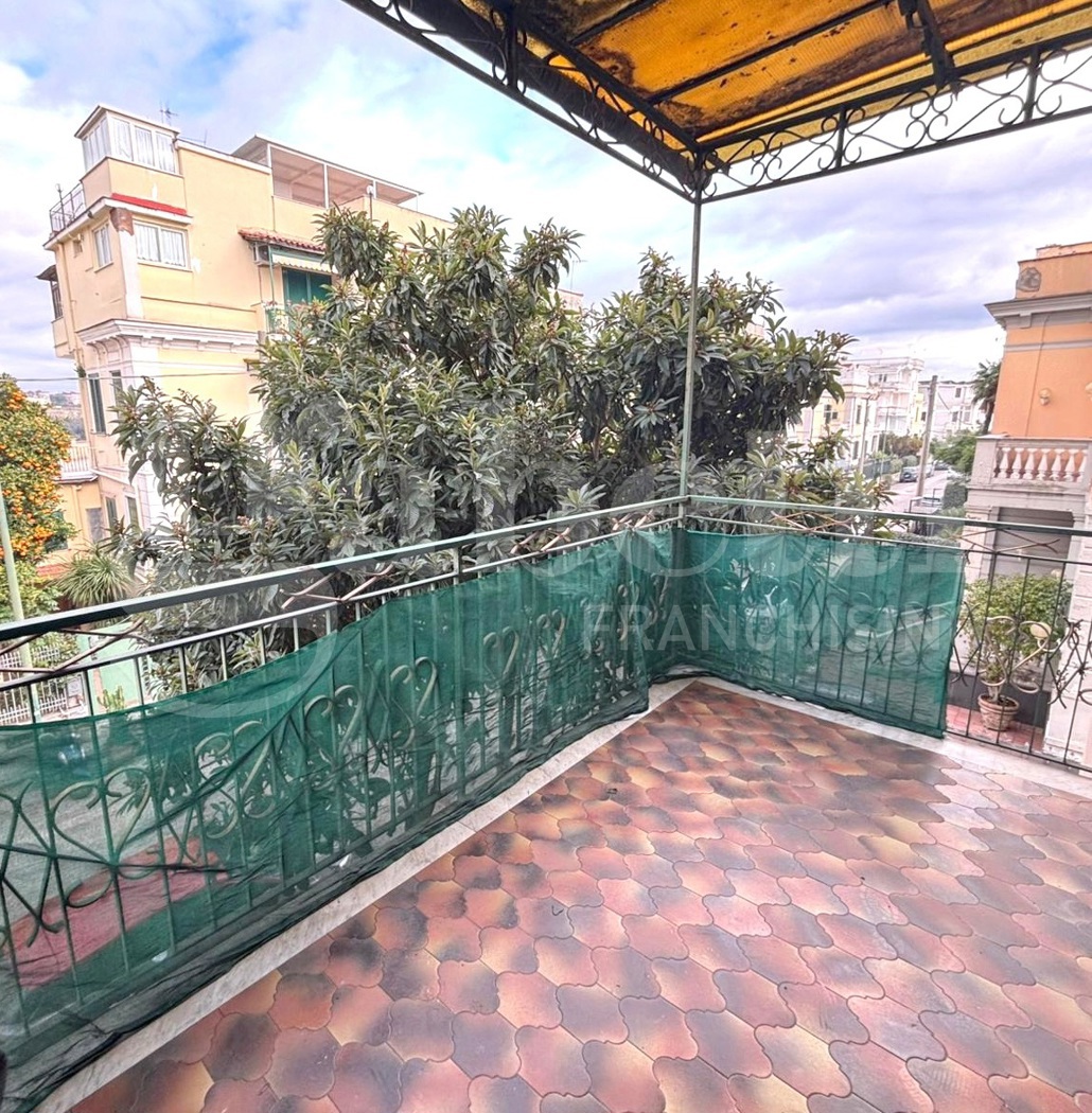 Villa con giardino a Napoli