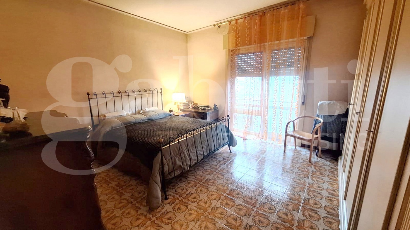 Quadrilocale con box a Napoli