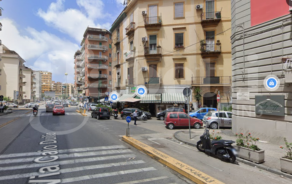 Negozio in vendita a Napoli