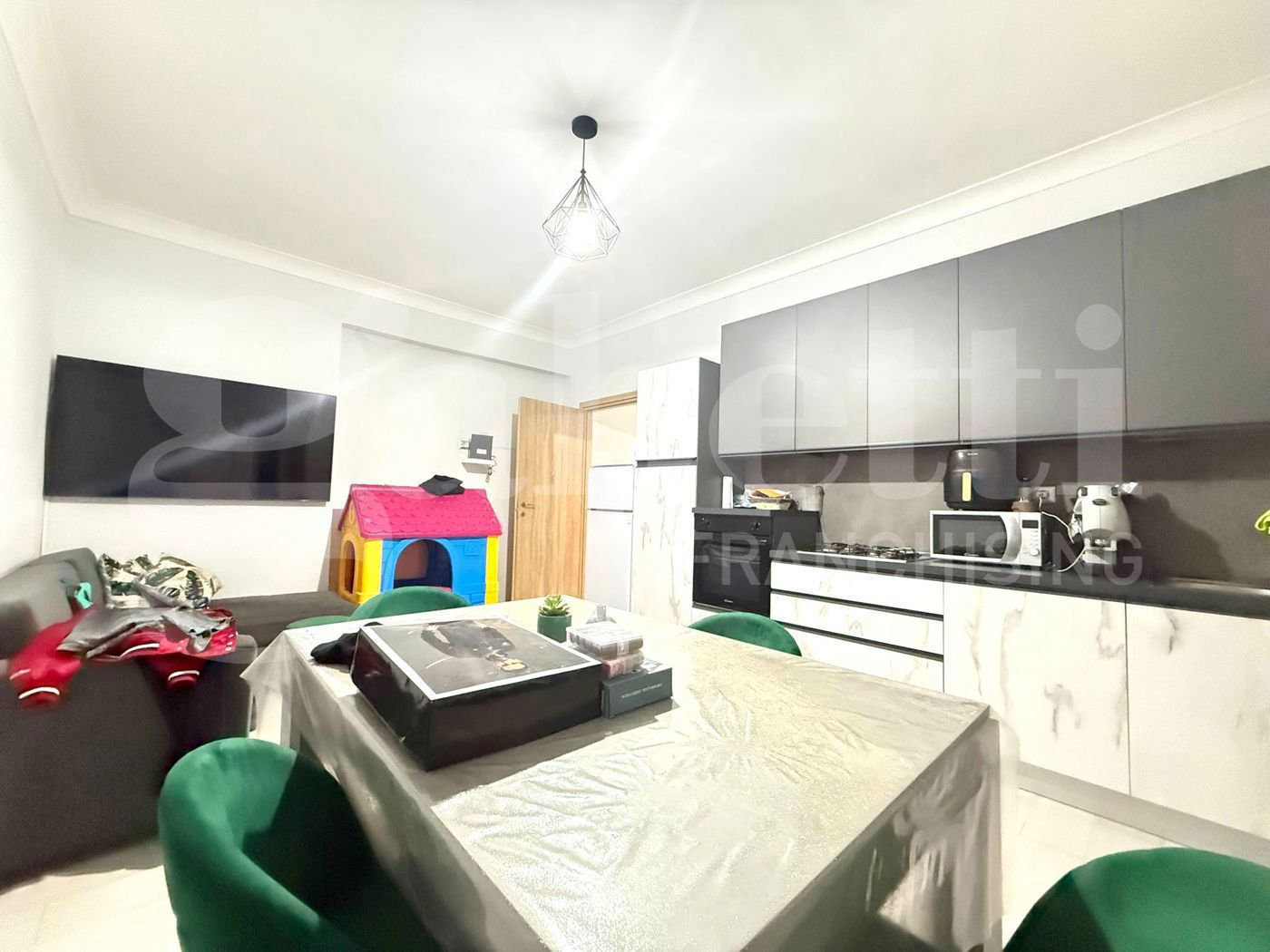 Bilocale ristrutturato a Napoli