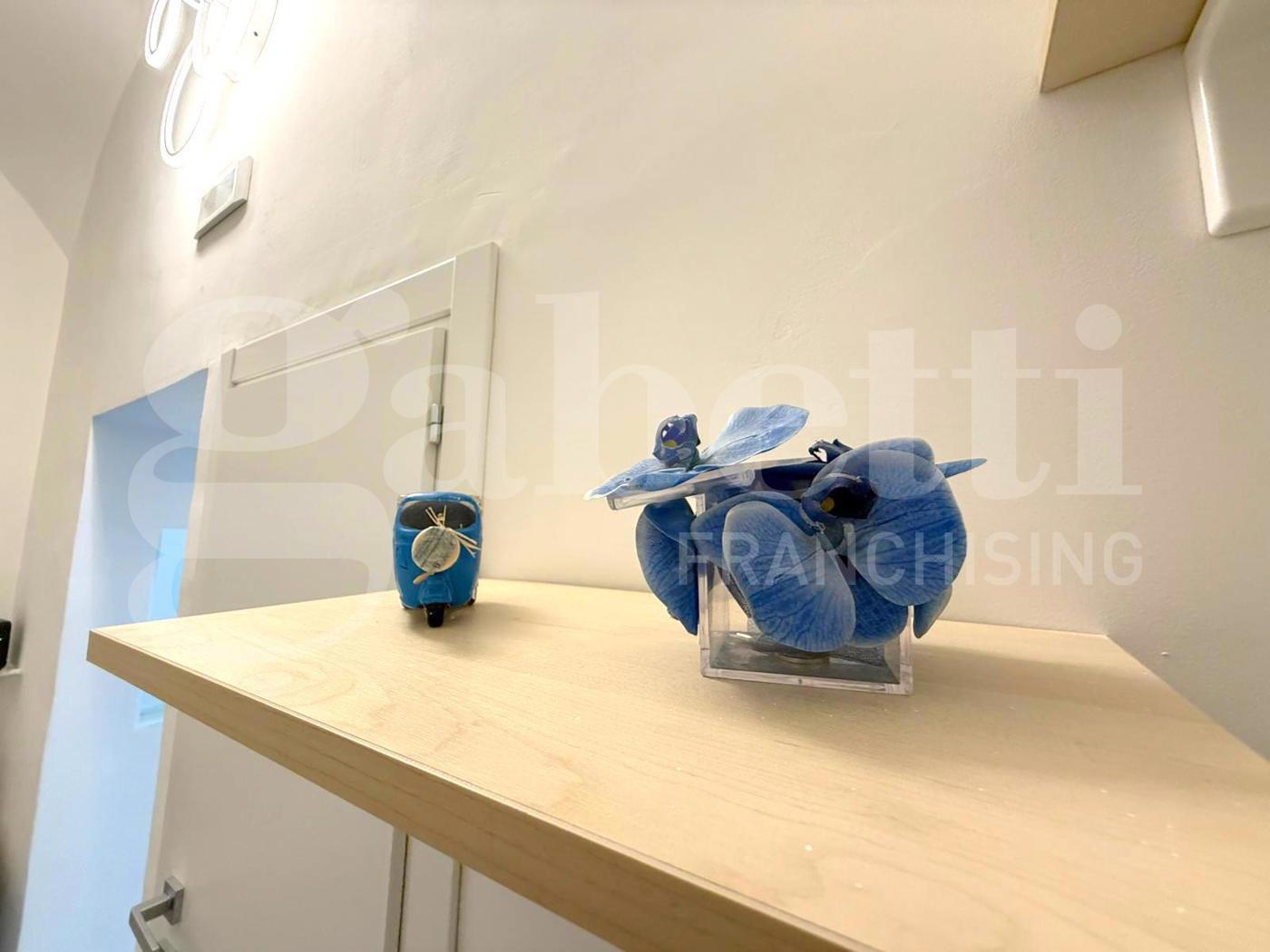 Trilocale arredato in affitto a Napoli