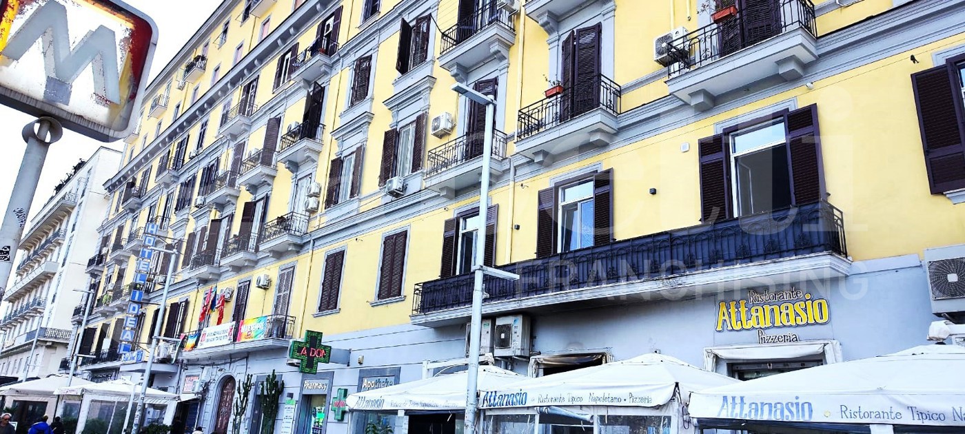 Quadrilocale da ristrutturare a Napoli
