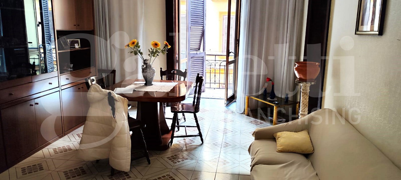 Quadrilocale da ristrutturare a Napoli