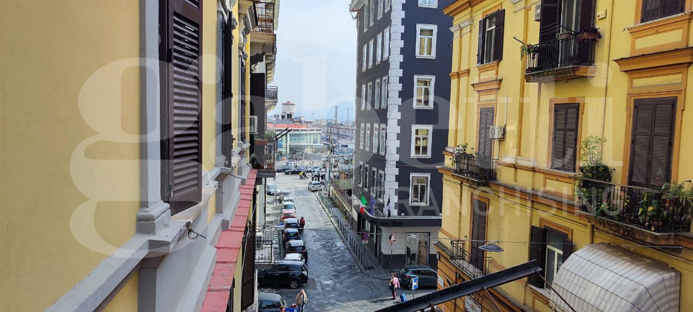 Quadrilocale da ristrutturare a Napoli