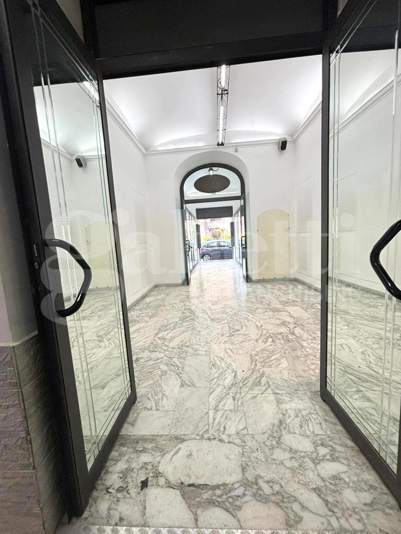 Negozio in vendita a Napoli