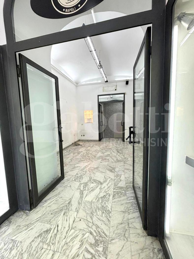 Negozio in vendita a Napoli