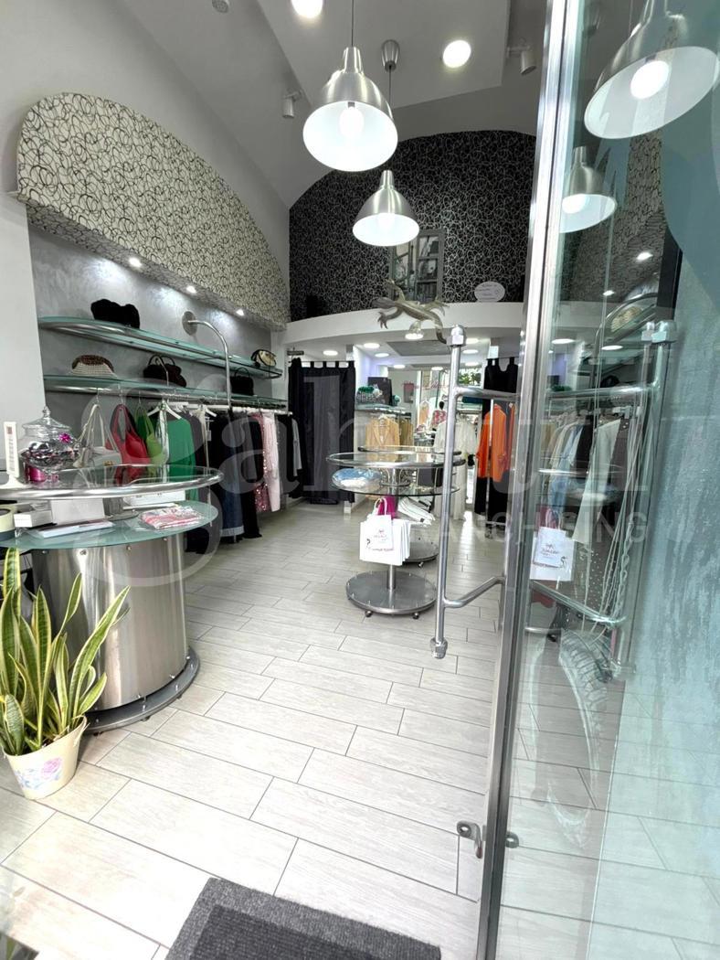 Negozio in vendita a Napoli