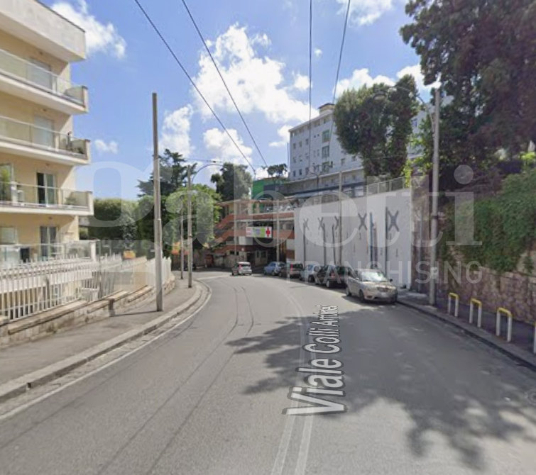 Attivit� commerciale in vendita a Napoli
