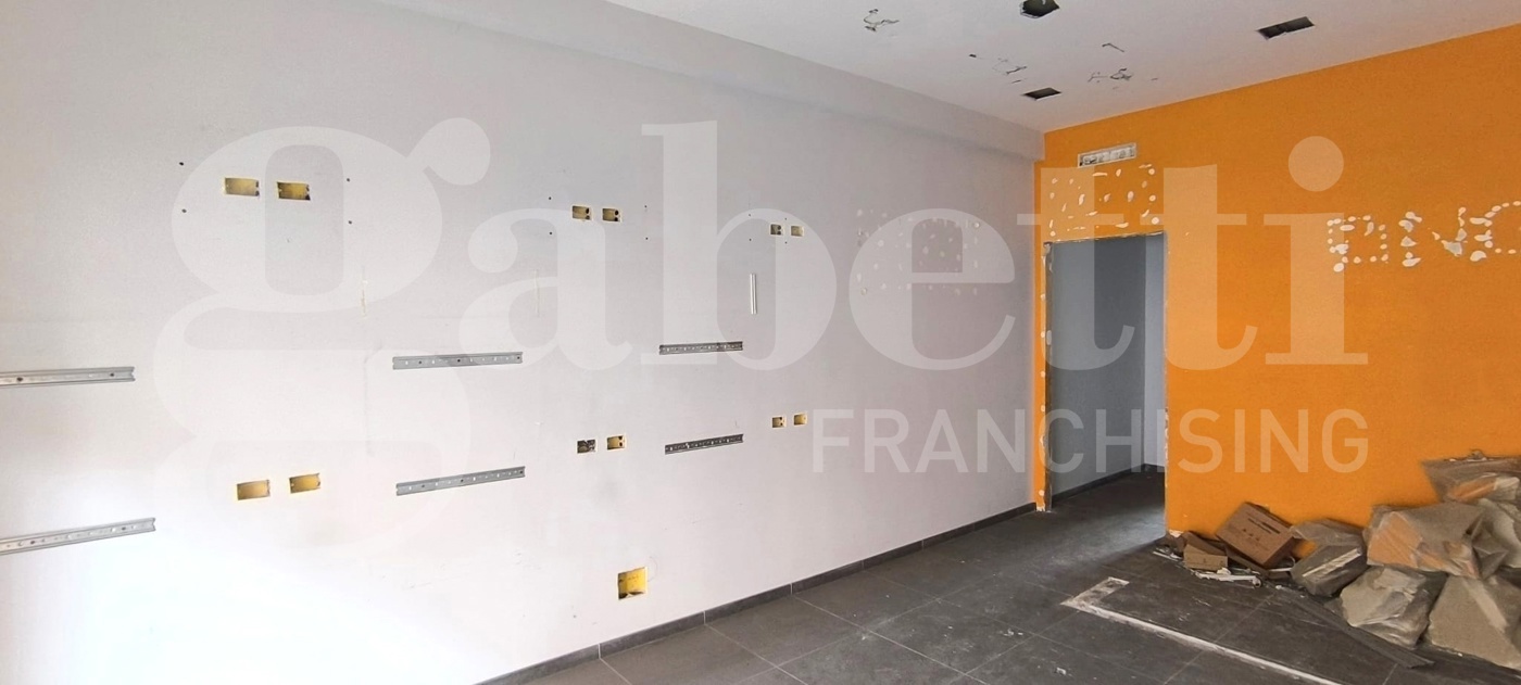 Negozio in affitto a Napoli