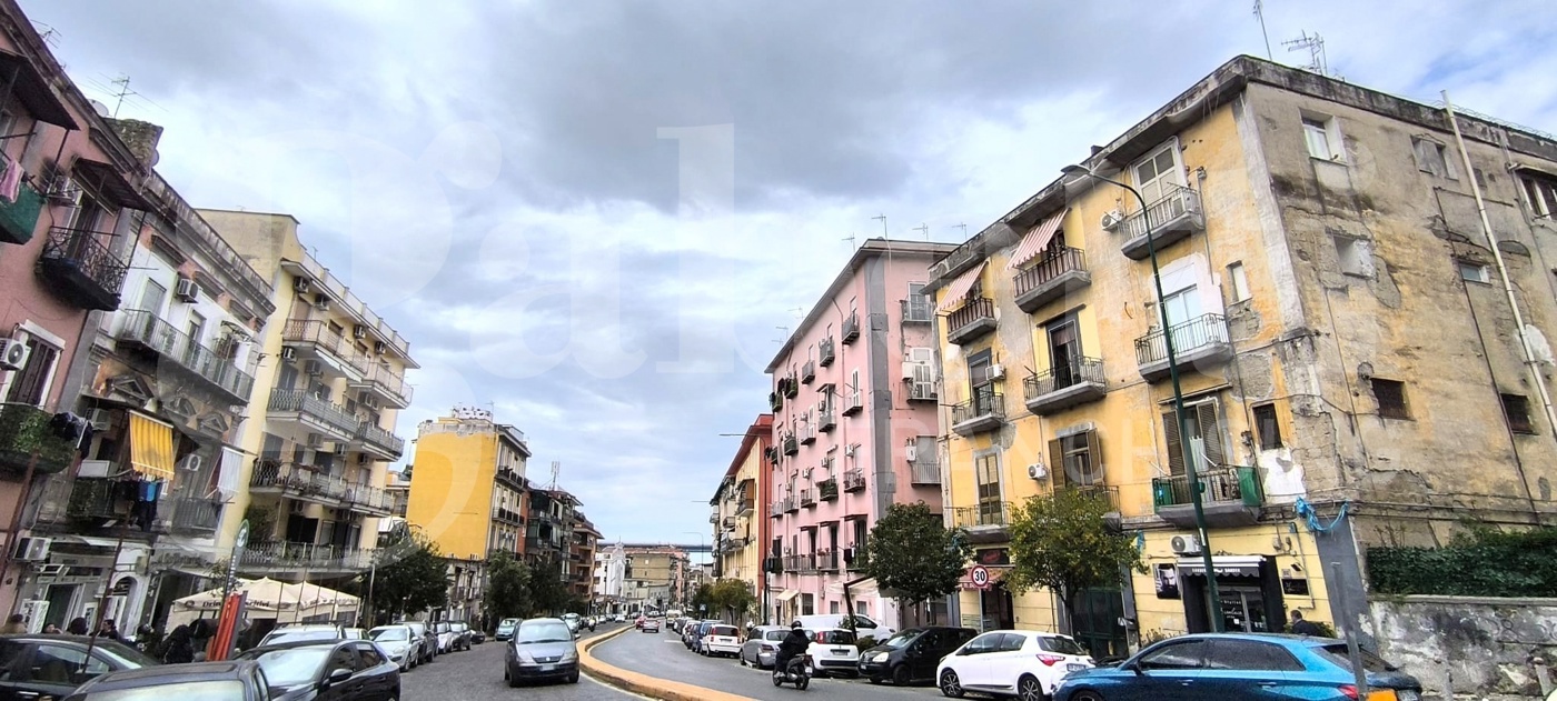 Negozio in affitto a Napoli