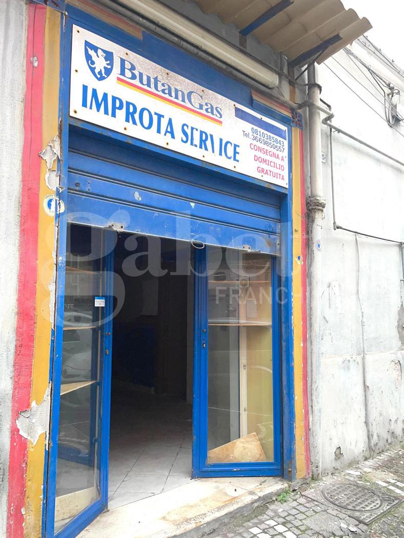 Negozio in affitto a Portici