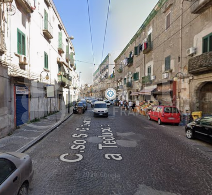 Negozio in affitto a Portici