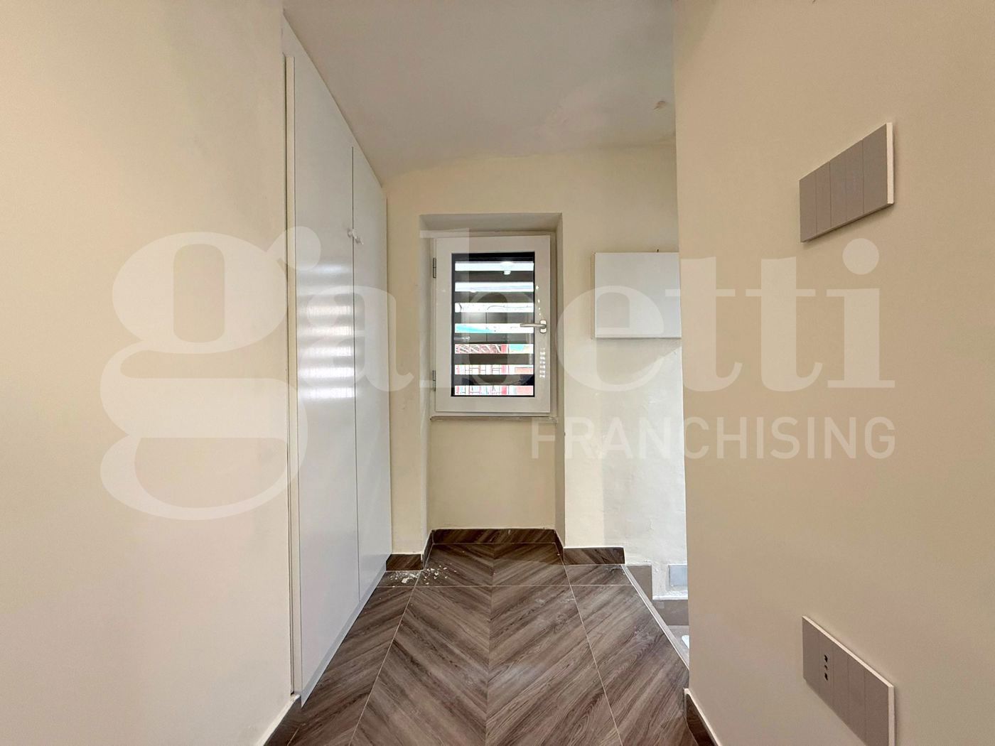Monolocale arredato in affitto a Napoli