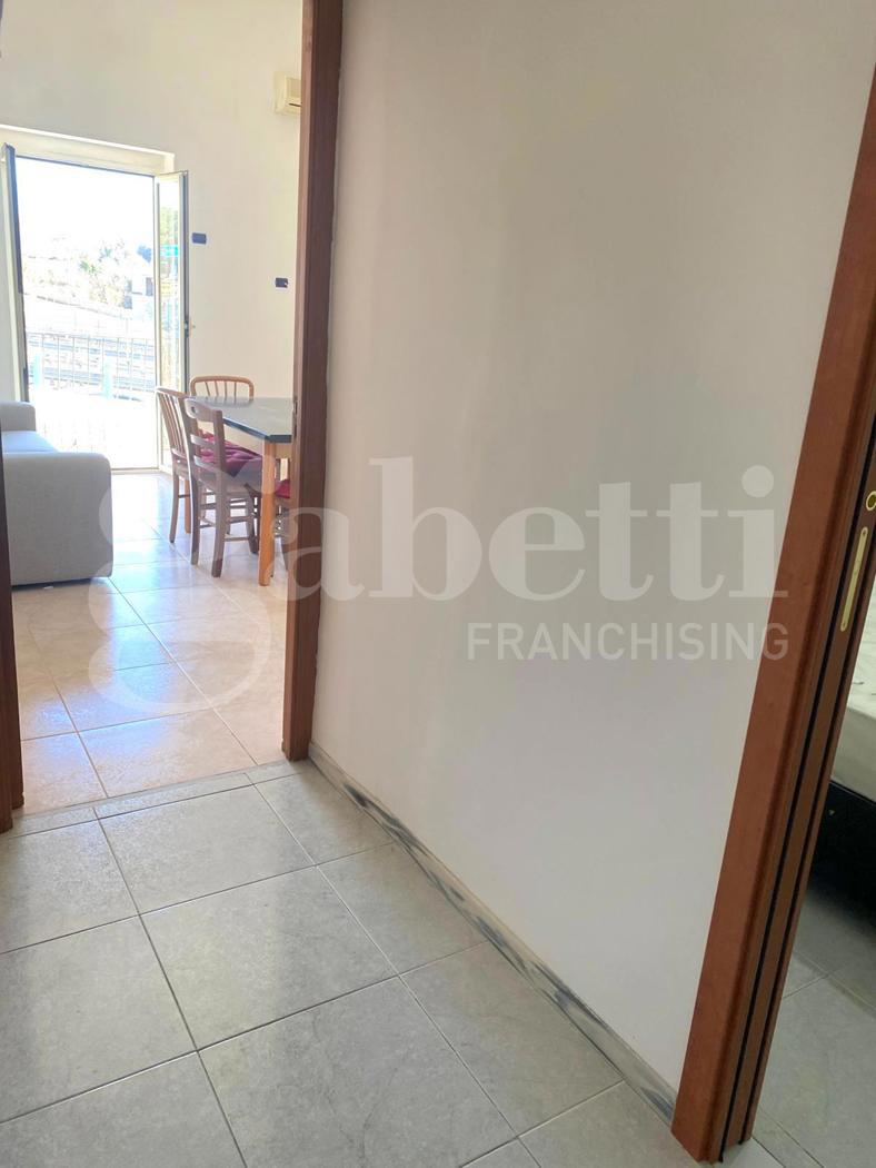 Monolocale arredato in affitto a Napoli