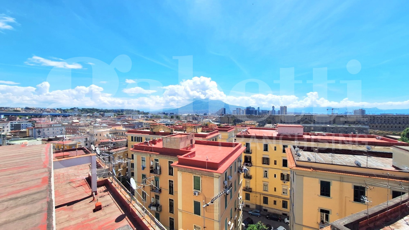 Quadrilocale in vendita a Napoli