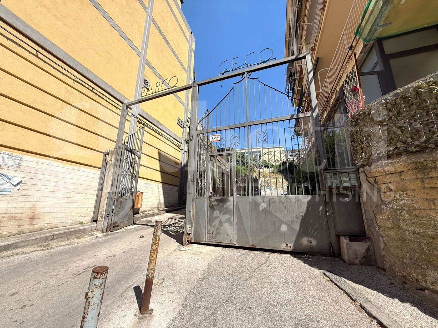 Quadrilocale da ristrutturare a Napoli