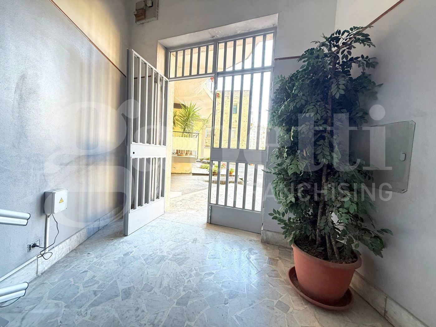 Quadrilocale da ristrutturare a Napoli