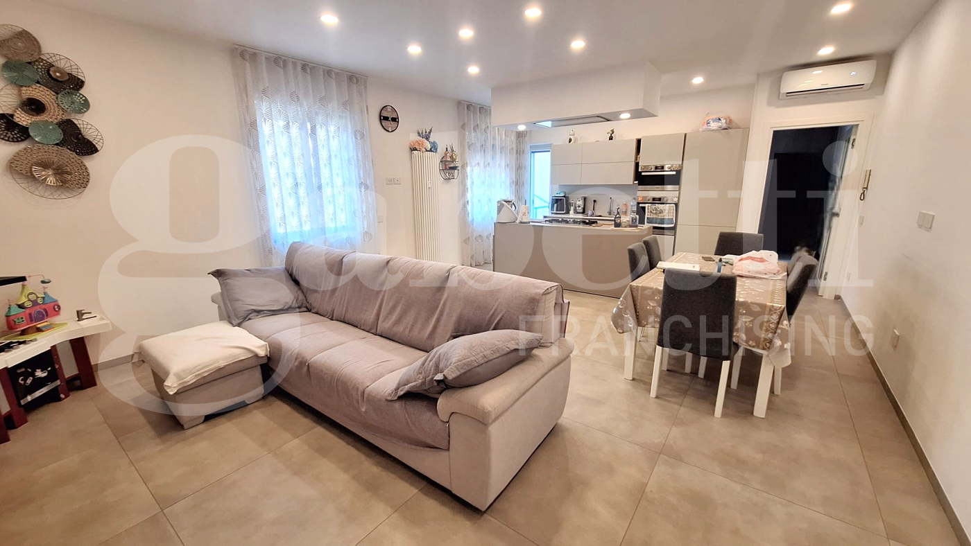 Quadrilocale ristrutturato a Napoli