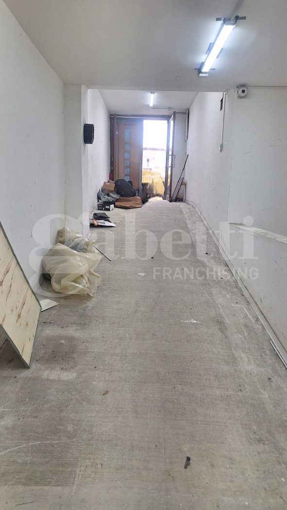 Negozio in affitto a Napoli