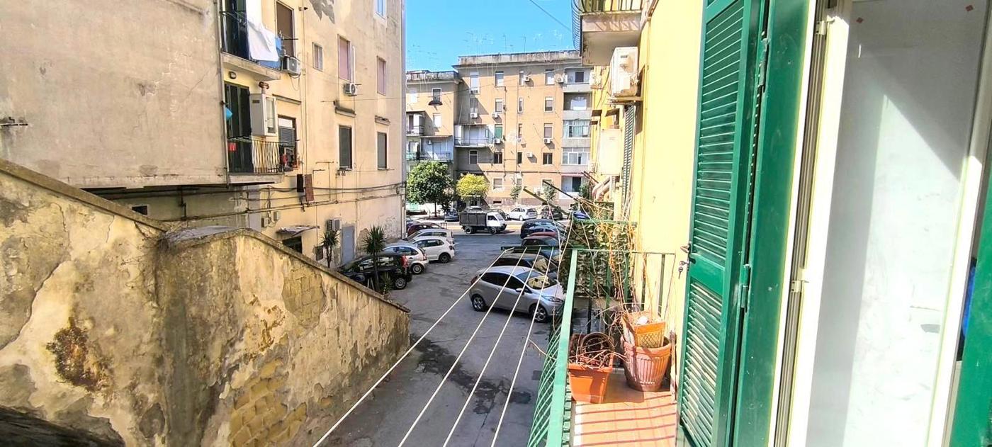 Bilocale arredato in affitto a Napoli