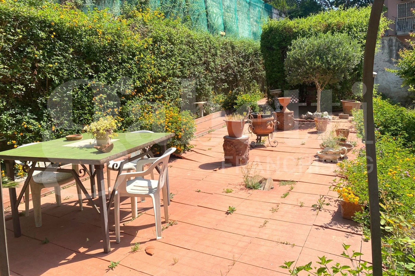 Trilocale con giardino a Napoli