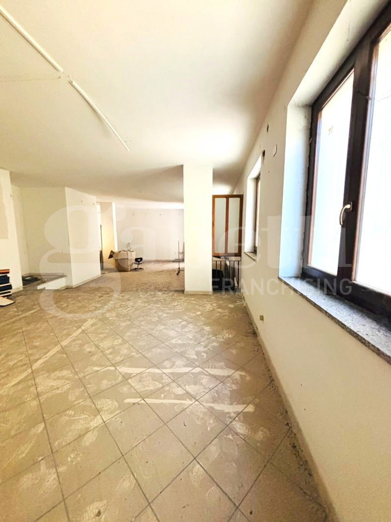 Negozio in vendita a Napoli