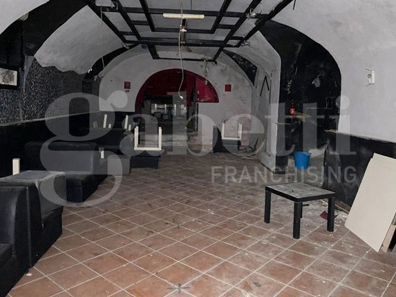 Magazzino in affitto a Napoli
