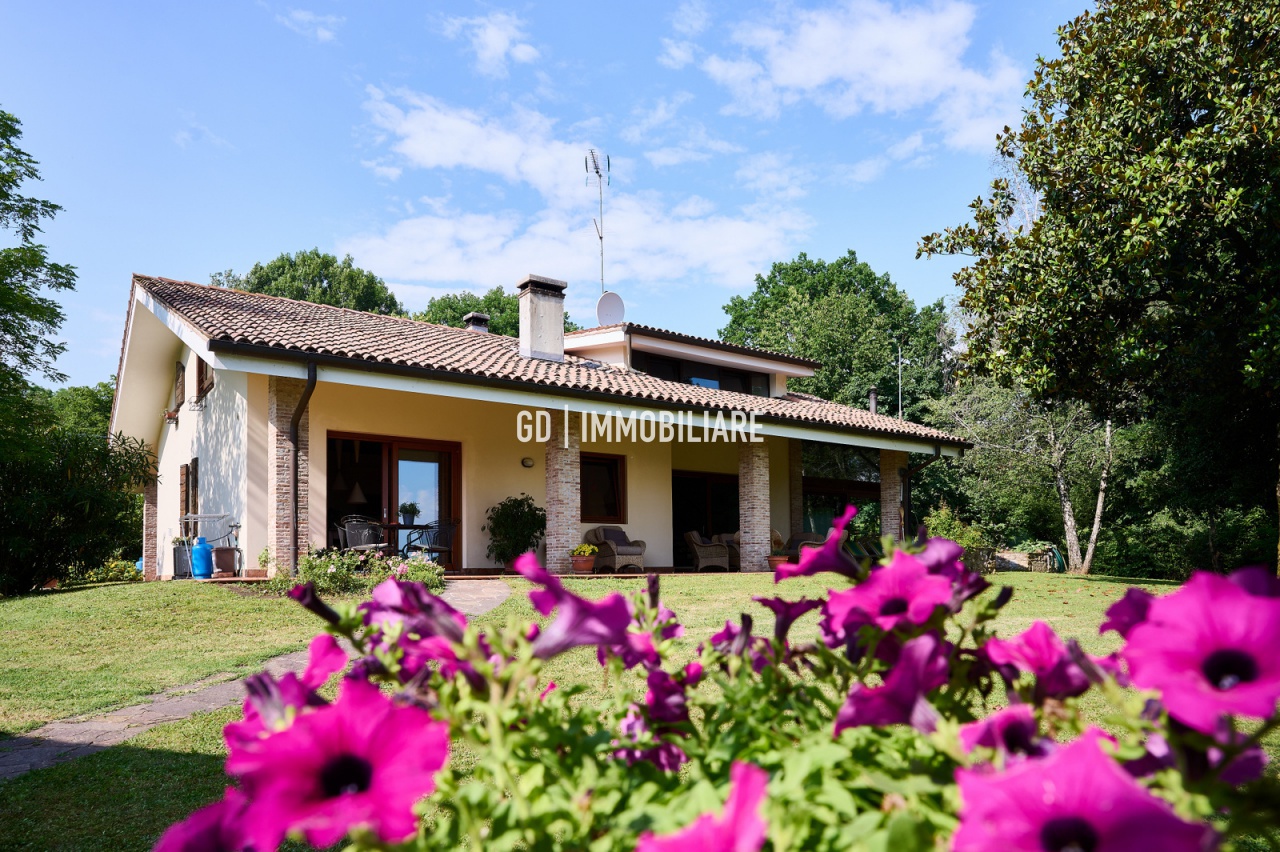 Villa in vendita a Montebelluna, Pederiva