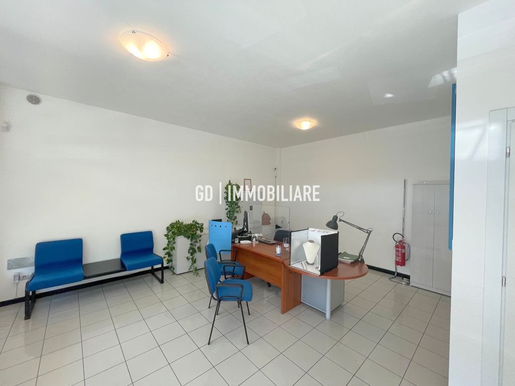 Negozio in vendita a Montebelluna