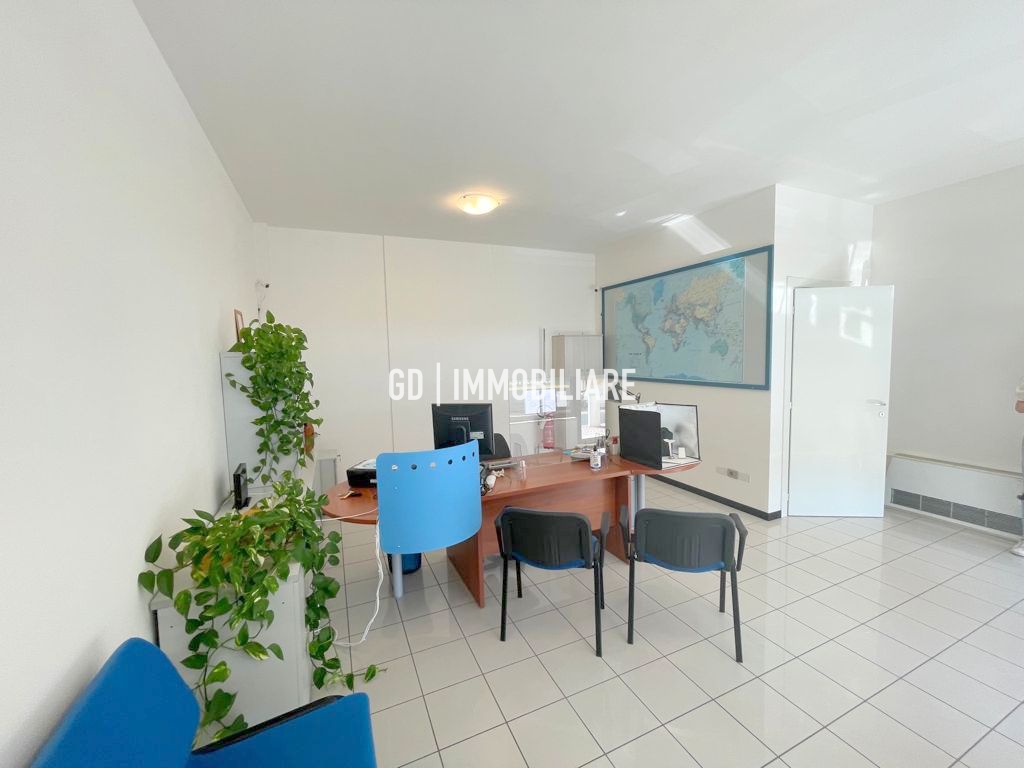 Negozio in vendita a Montebelluna