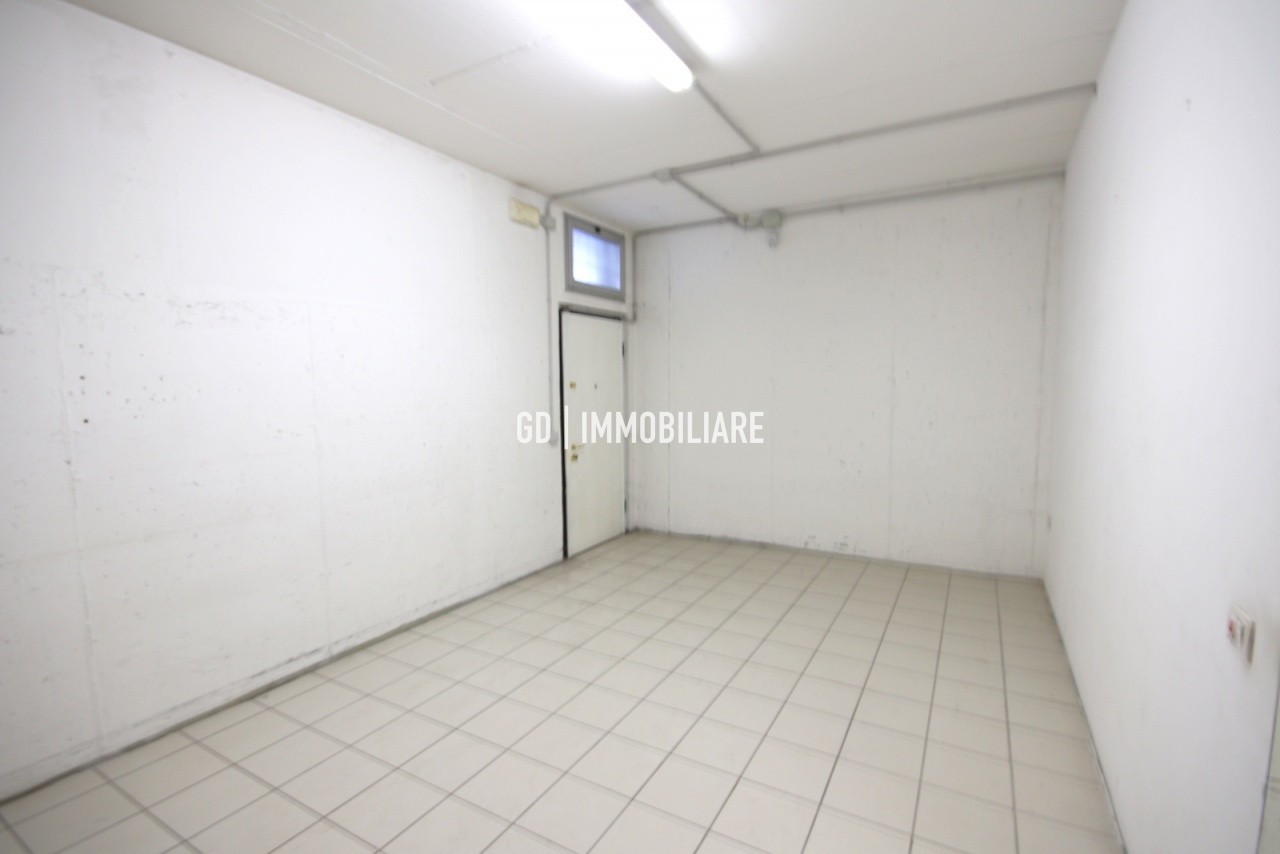 Locale commerciale in vendita a Castelfranco Veneto