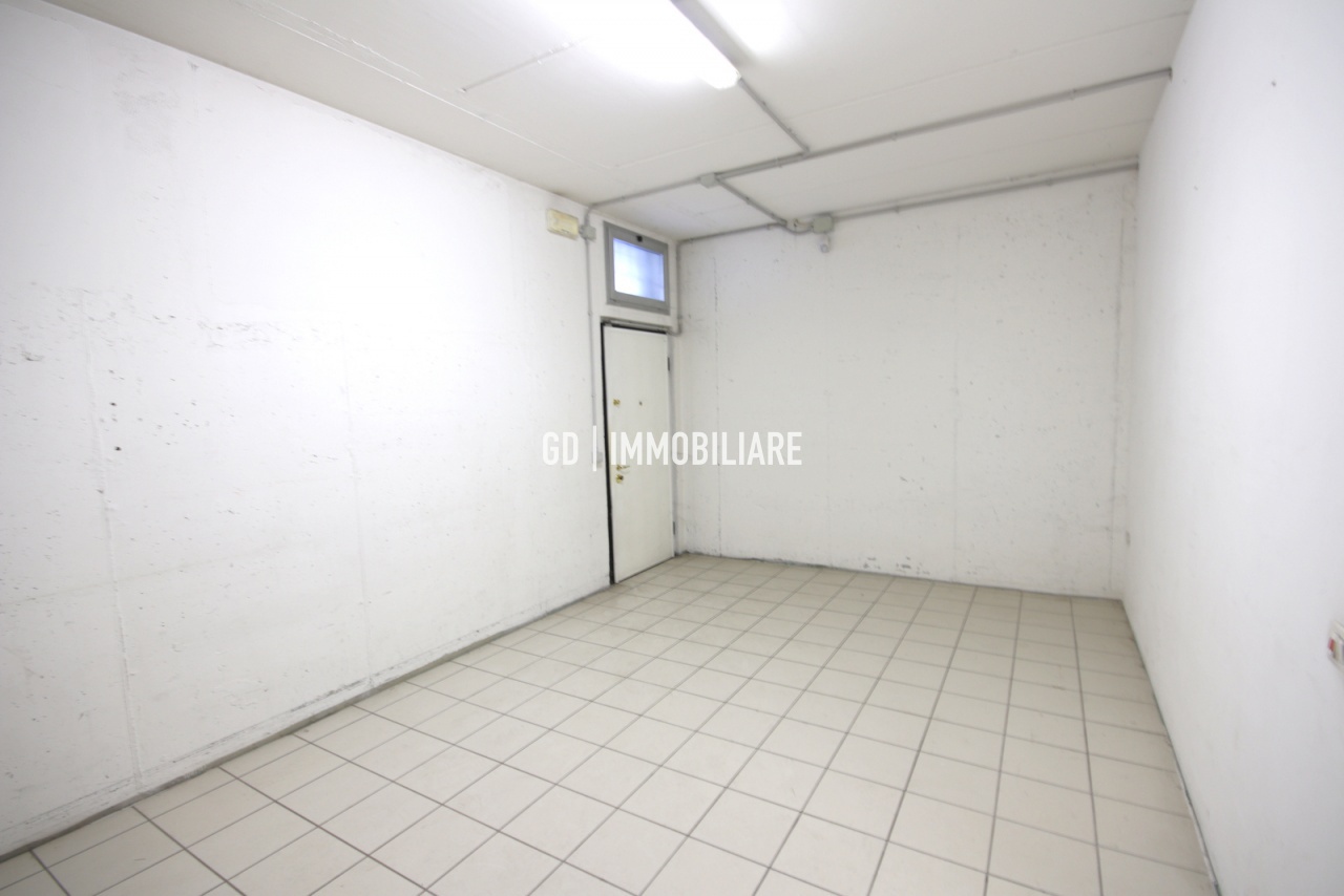 Locale commerciale in vendita a Castelfranco Veneto