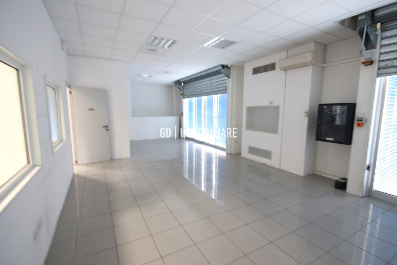 Locale commerciale in vendita a Castelfranco Veneto