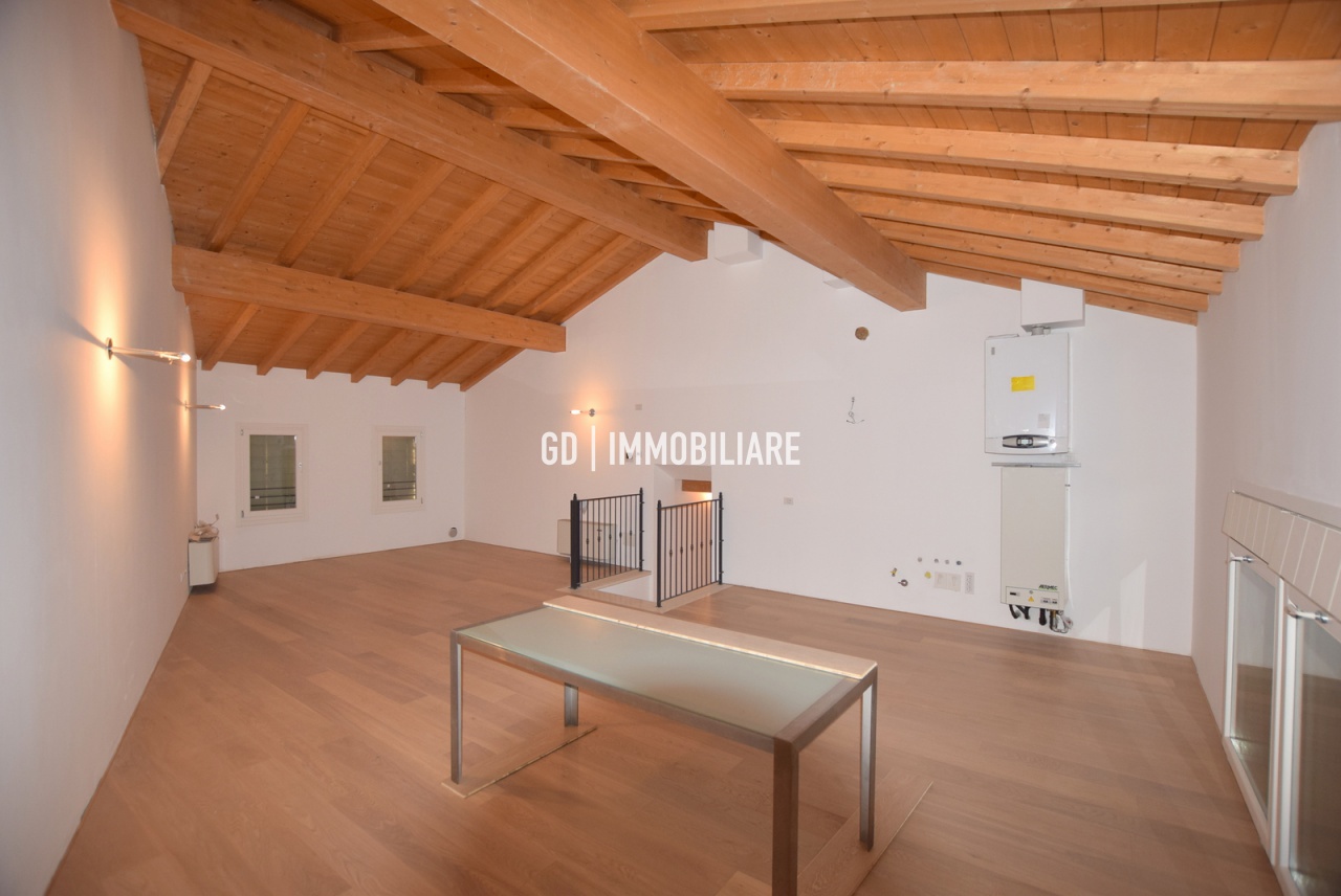 Appartamento in vendita a Asolo