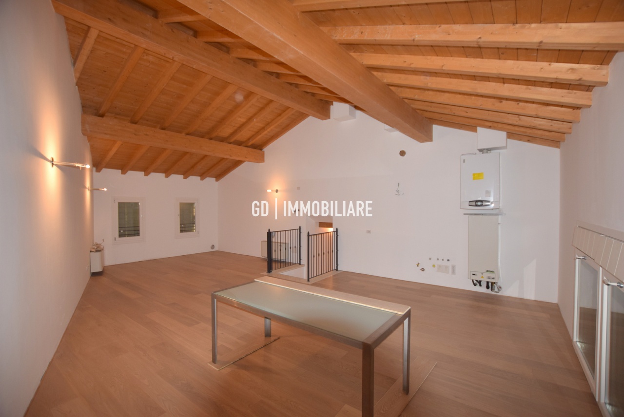 Appartamento in vendita a Asolo