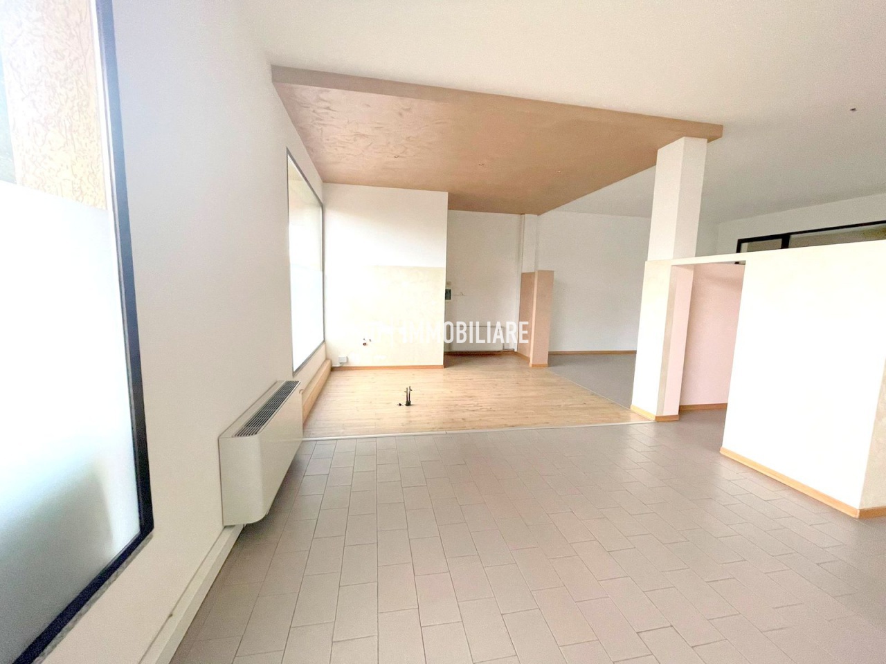 Locale commerciale in vendita a Cornuda