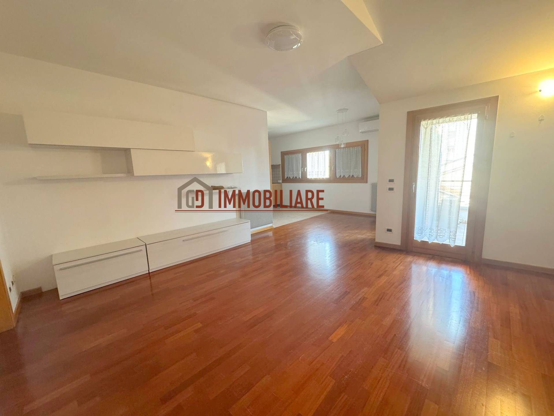 Attico in affitto a Caerano di San Marco