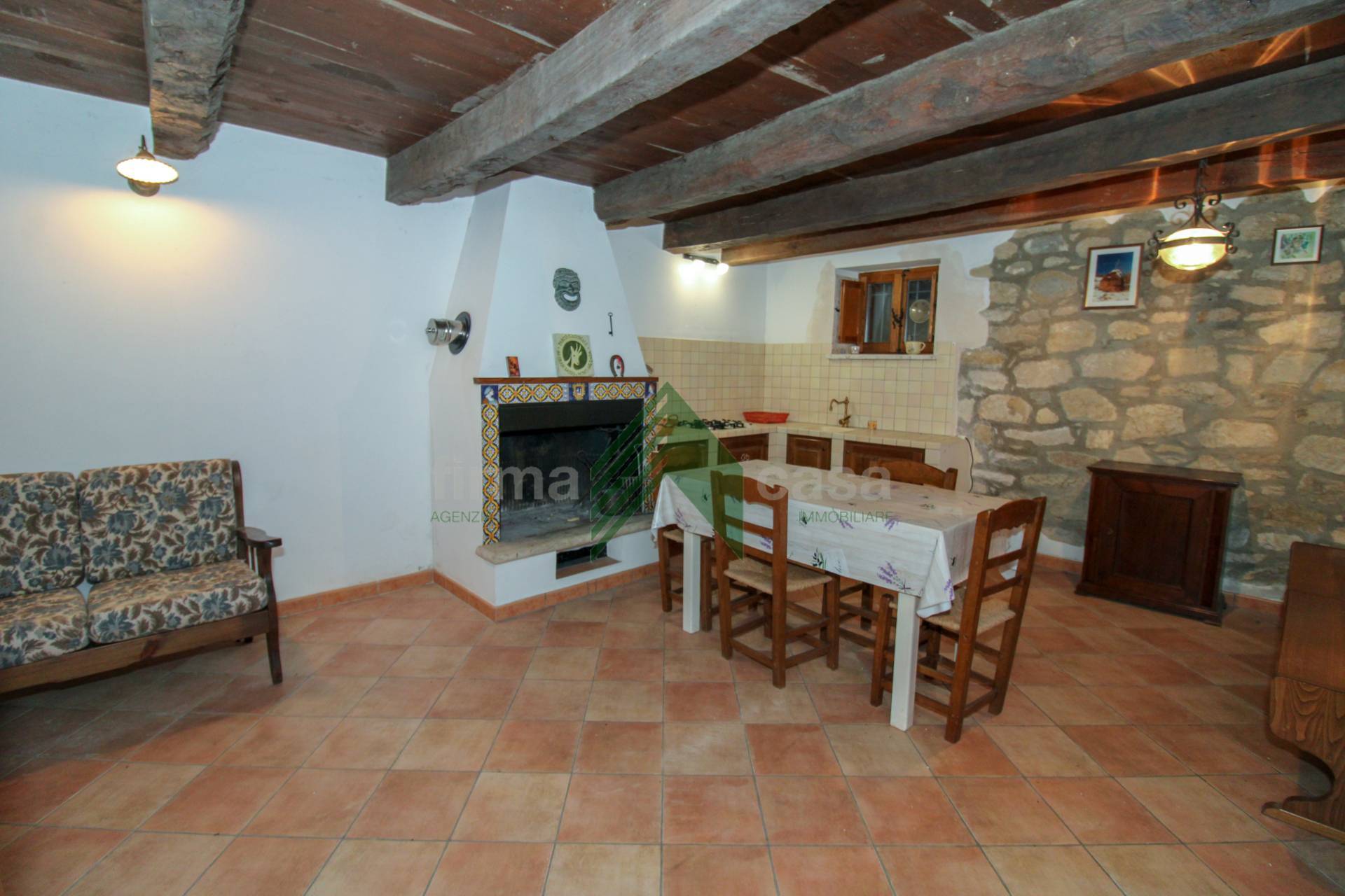 Casa singola in vendita a Tossicia