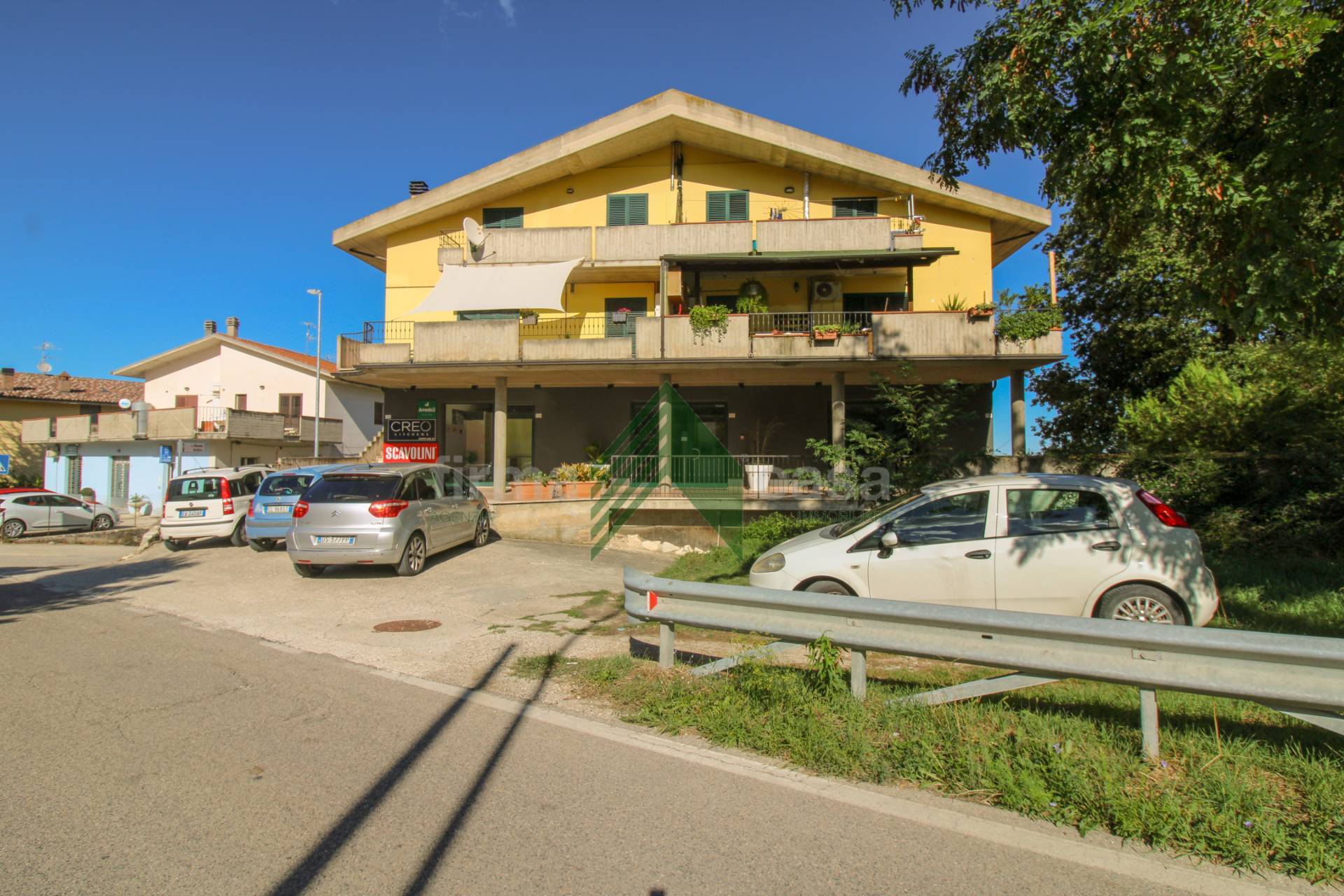 Locale commerciale in vendita a Campli, Campovalano