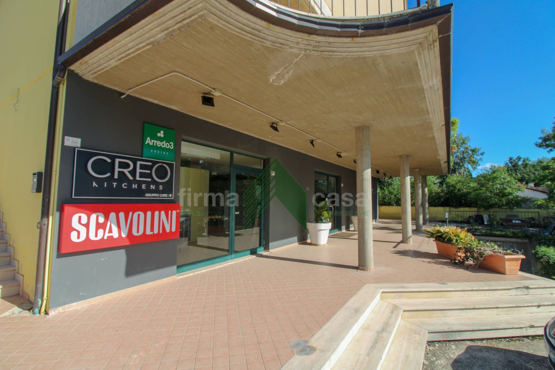 Locale commerciale in vendita a Campli, Campovalano