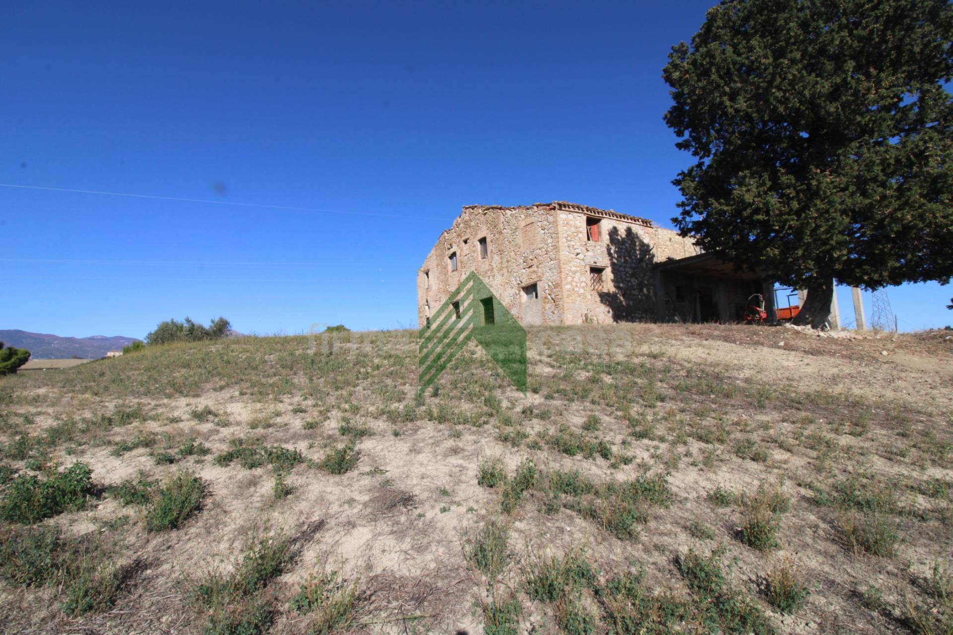 Rustico in vendita a Teramo, Poggio San Vittorino