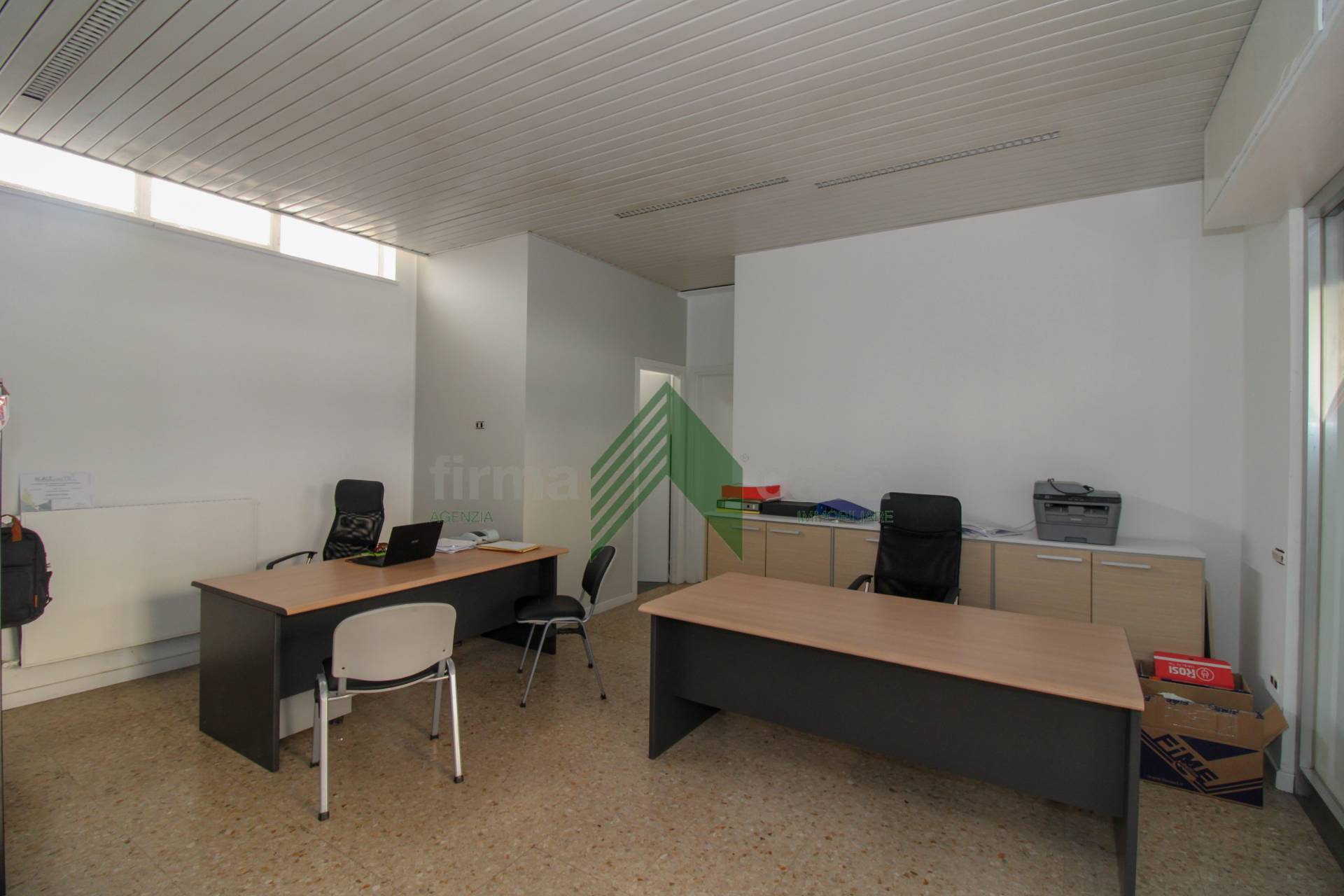 Locale commerciale in vendita a Teramo, San Nicol a Tordino