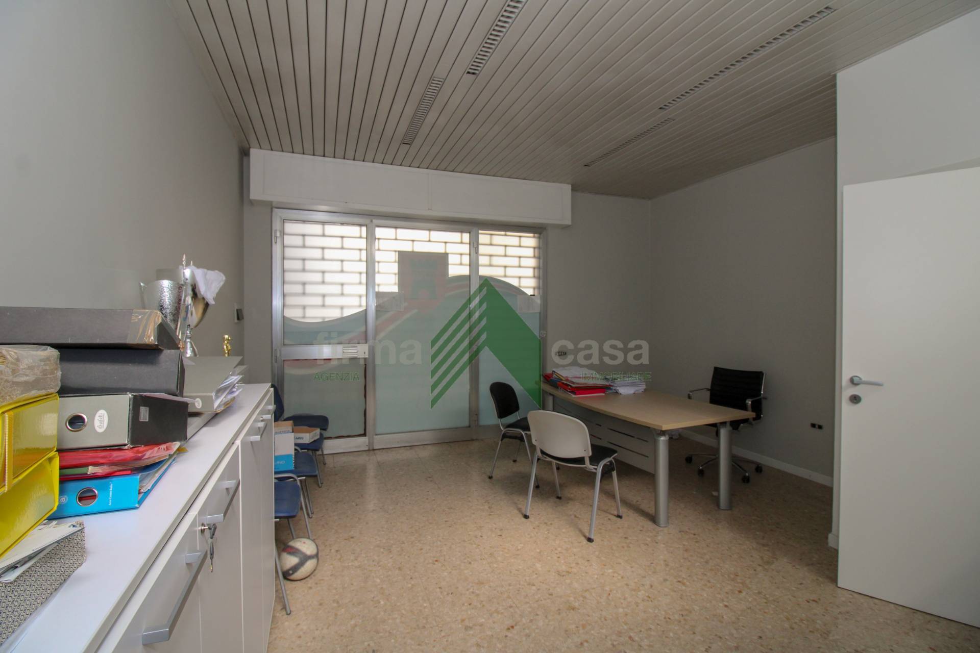 Locale commerciale in vendita a Teramo, San Nicol a Tordino